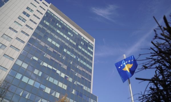 Qeveria-e-Kosoves-Flamuri-