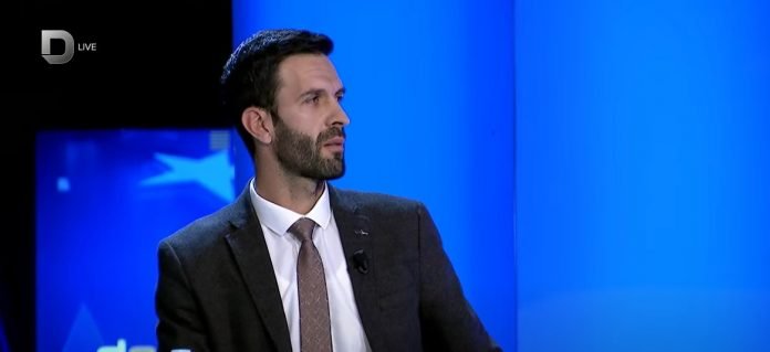 Screenshot_12-10-696x319