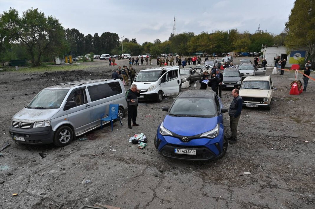Civilian convoy hit by a Russian missile strike in Zaporizhzhia