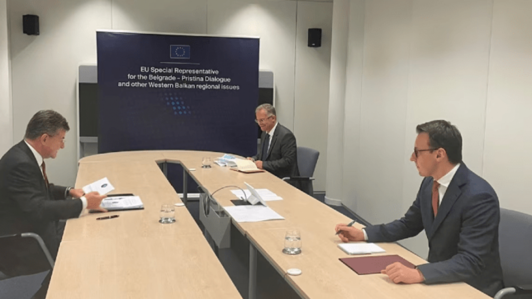 Besnik-Bislimi-dhe-Petar-Petkoviq-1130x635