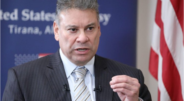 escobar-1-734x405-1-696x384-1