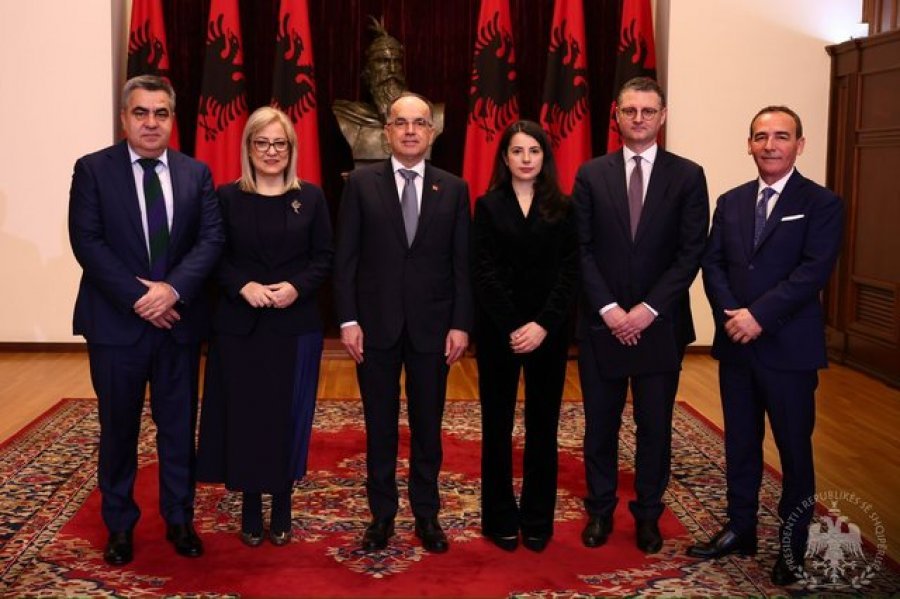 auto_-640-0-begaj-2-17054037901705403945