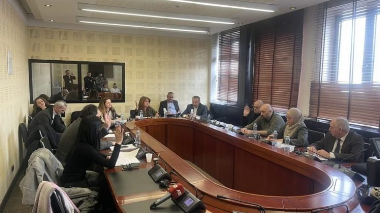 km-768x576-1-780x439