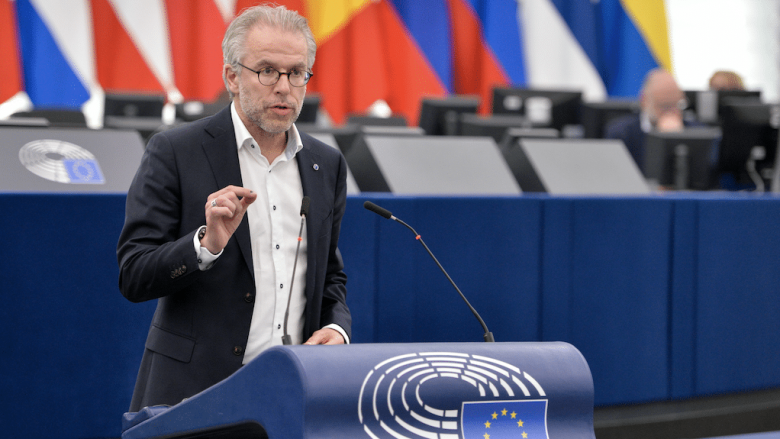 Eurodeputeti-holandez-Reuten-Bashkimi-Evropian-duhet-ta-ndeshkoje-Serbine-Insajderi.org_-780x439