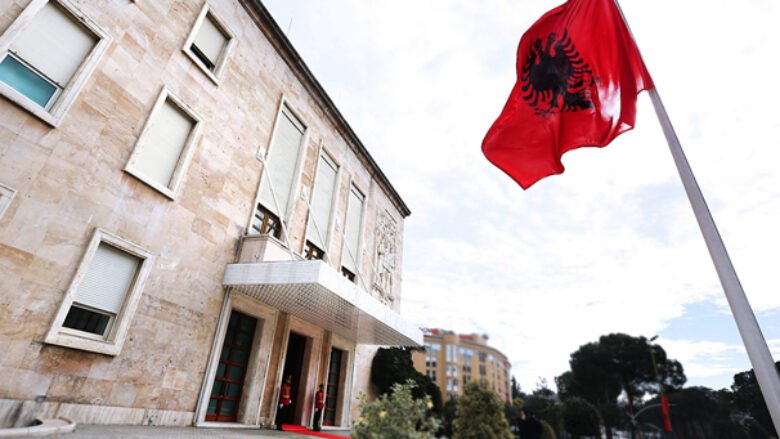 Kryeministria-e-re-1-Lajm-KM-780x439